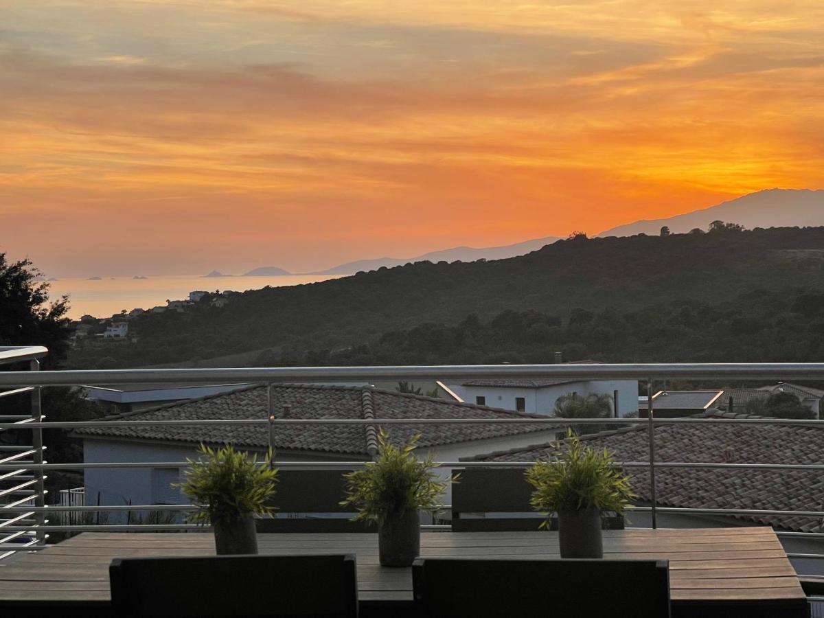 Coucher De Soleil Apartment Портисио Екстериор снимка